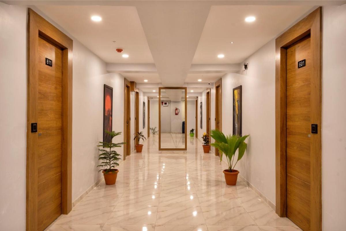 Hotel Royal 24 アーメダバード エクステリア 写真